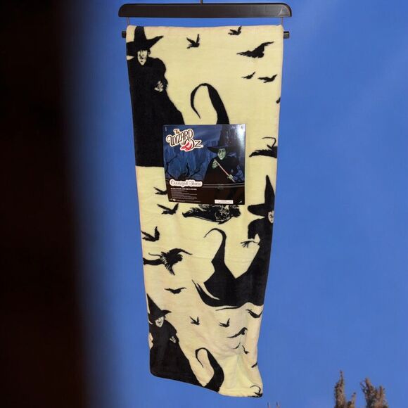 Wizard of Oz Elphaba Wicked Witch Of The West Plush Throw Blanket Green NWT - Picture 1 of 5